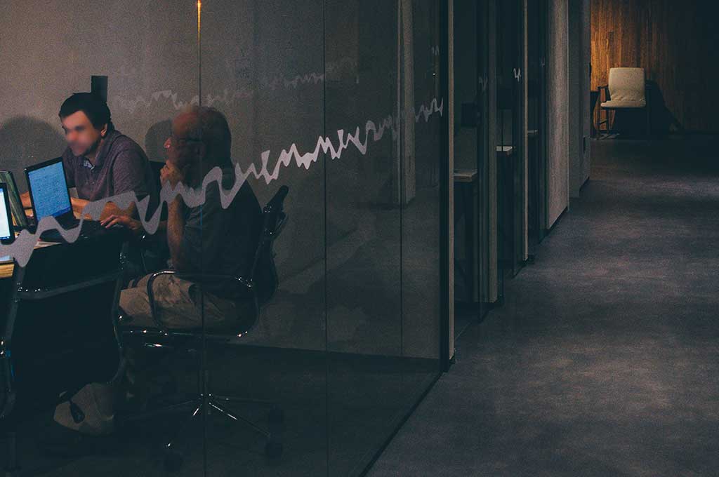 PCを使った夜間のコンテンツ更新業務